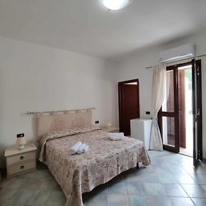 Room In Guest Room - San Teodoro Comfort Rooms With Private Bathroom In The Room Schifoni Exterior photo