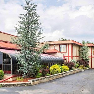 Econo Lodge Scranton Near Montage Mountain Exterior photo