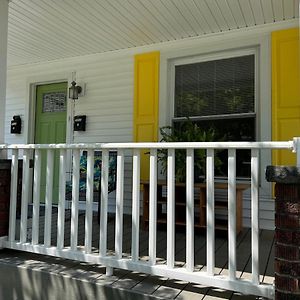 Apt A The Yellow Shuttered House Villa Sharon Exterior photo