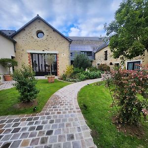 Le Domaine De Bachmay Hotel Laval  Exterior photo