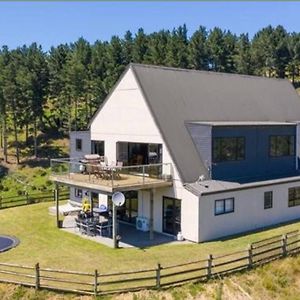 Rural Retreat With The Most Incredible Views! Villa Kahuranaki Exterior photo