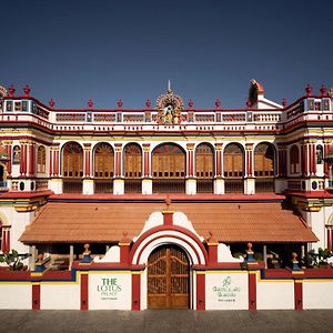 The Lotus Palace Chettinad Hotel Karaikkudi Exterior photo