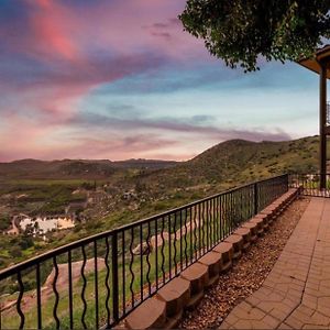 Breathtaking Retreat Apartment Escondido Exterior photo