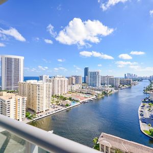 Wonderful Views In This Studio At Beachwalk Apartment Hallandale Beach Exterior photo