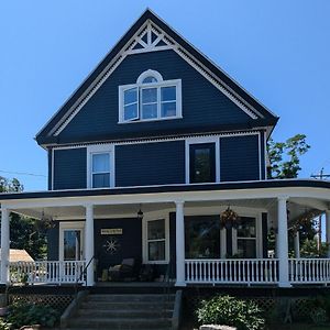 Rose & Thistle B&B Lunenburg Exterior photo