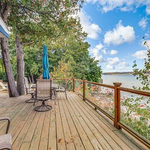 Waterfront Suttons Bay Cottage With Fire Pit! Exterior photo