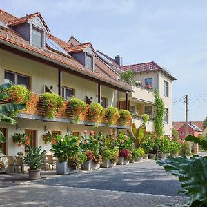 Hotel Garni Sonnenhof Reichenberg  Exterior photo