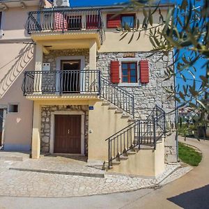 2 Bedroom Gorgeous Apartment In Porec Exterior photo