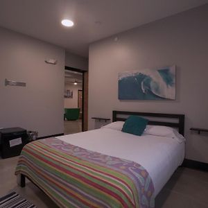 Pilot Four Room For Two In Boutique Hotel Pacific Exterior photo