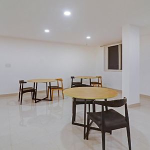 Super Townhouse Che Sigma Hotel Hyderabad Exterior photo