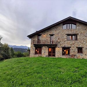 Spacious 5-Bedroom Mountain Retreat In Alp, Spain Exterior photo