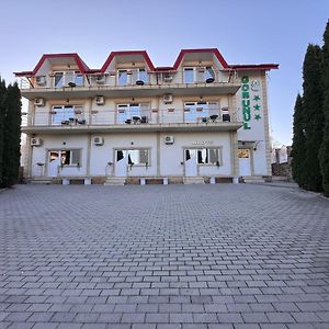 Hotel Gorunul Hunedoara Exterior photo