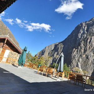 Tiger Leaping Gorge Sean'S Spring Guesthouse Shangri-La Exterior photo