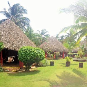 Paraiso Beach Hotel Brig Bay Exterior photo