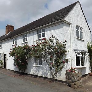 White Cottage Bed And Breakfast Seisdon Exterior photo