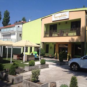 Garni Hotel Cosmopolitan Senec Exterior photo