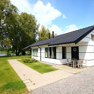 Gustavsvik Stugby & Camping Hotel Orebro Room photo