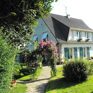 Maison D'Hotes Les Vallees Bed & Breakfast Saint-Quentin-sur-le-Homme Exterior photo