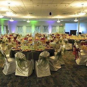 The Atrium Hotel And Conference Center Cincinnati Exterior photo