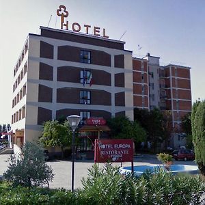 Hotel Europa Milano Rosate Exterior photo