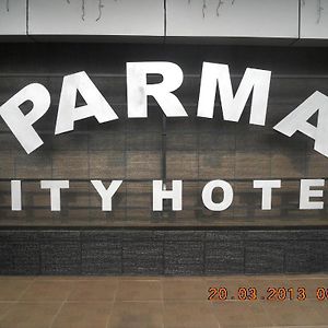 Parma City Hotel Pekanbaru Exterior photo