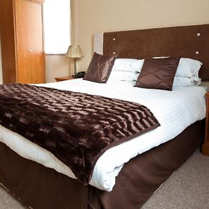 Caledonia Hotel Rosyth Room photo