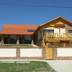 Vendeghaz Harsany Hotel Exterior photo