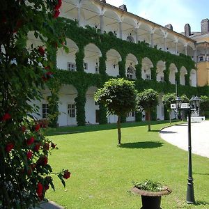 Gaestehaus Schloss Aschach Hotel Aschach an der Donau Exterior photo