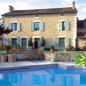 Hotel Les Orangeries Lussac-les-Chateaux Exterior photo