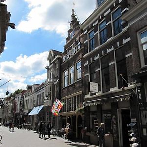 Hotel Hanzestadslogement De Leeuw: Historic Center Retreat with Kitchen Rooms Deventer Exterior photo