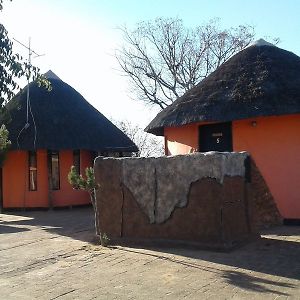 Gaetsho Lodge Mahalapye Exterior photo