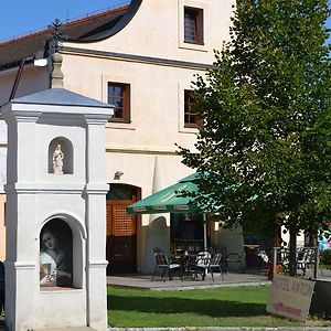 Hotel Anton Telc Exterior photo