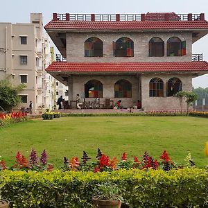 Panthashala Santiniketan Hotel Sri Niketan Exterior photo