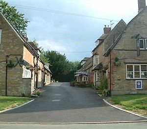 The Kings Arms Inn Oakham Exterior photo