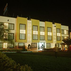 Safari Hotel & Resort Somnath Exterior photo