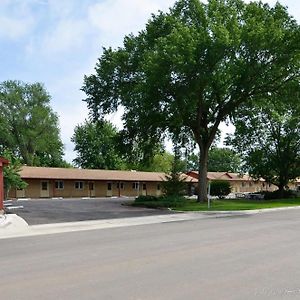 U-Bar Motel Canistota Exterior photo