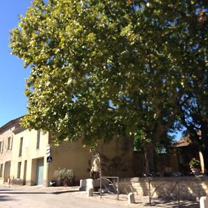 Chambres De L'Univers Arpaillargues-et-Aureillac Exterior photo