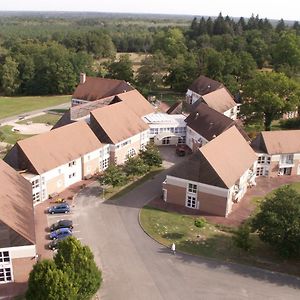 Domaine De Mont-Evray Hotel Nouan-le-Fuzelier Exterior photo