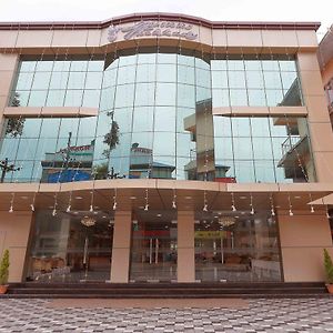 Hotel Livinns Thekkady Exterior photo