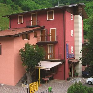 Albergo Belvedere Collio Exterior photo