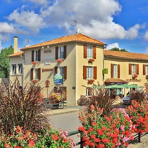 Logis Hotels & Restaurant Le Cheval Blanc Et Clovis Vouille  Exterior photo