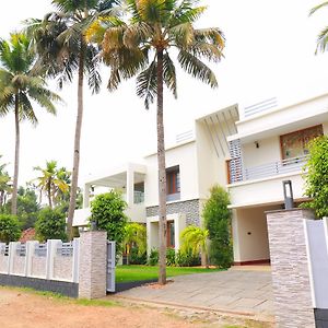 Shamrock Home Stay Tiruvalla Exterior photo