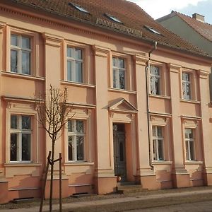 Bed&Breakfast Wagner "Im Alten Pfarrhaus" Bed & Breakfast Neuruppin Exterior photo