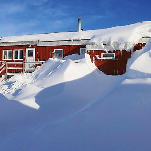 The Red House Hotel Tasiilaq Exterior photo