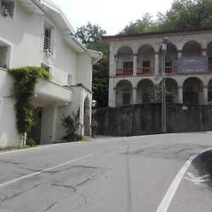 Il Cortile Friendly House Hotel Borgomanero Exterior photo