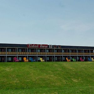 Tidal Bore Inn Truro Exterior photo