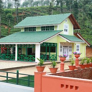 Meenmutty Heights Hotel Vaduvanchal Exterior photo