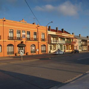 Mandelsons Of Goulburn Hotel Exterior photo