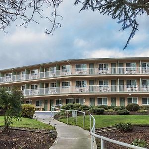 Riverfront Inn Roseburg Exterior photo