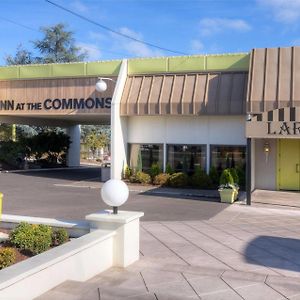 Inn At The Commons Medford Exterior photo